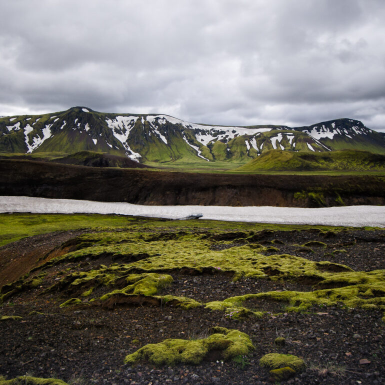 Ófæruhöfði - Palagonit Mountains Laugavegur Island