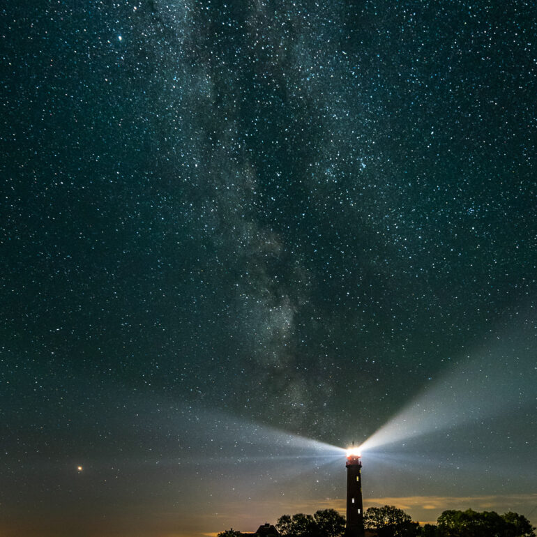 Flügger Leuchtturm auf Fehmarn mit Milchstrasse
