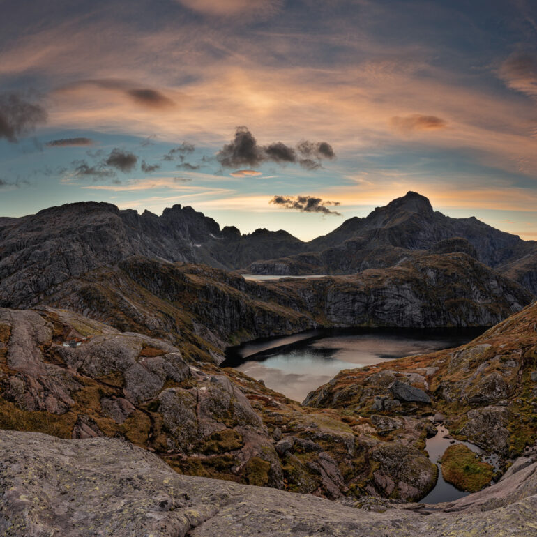 Panorama an der Munkebu Hütte zum Sonnenuntergang