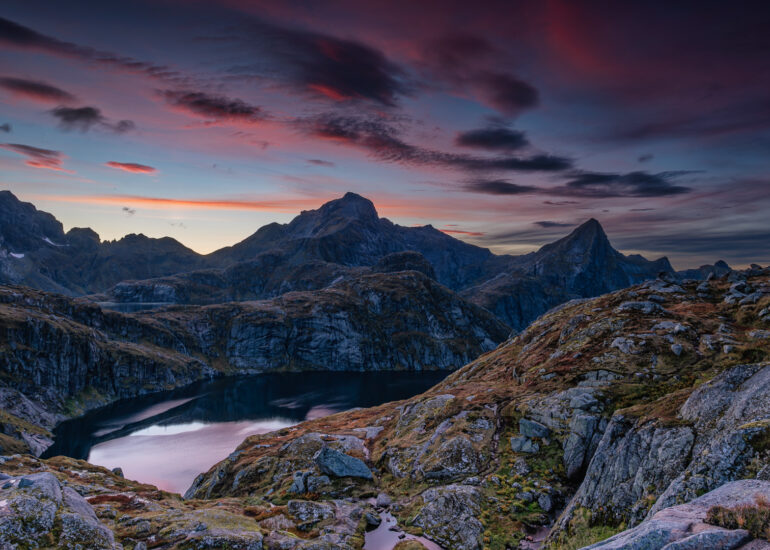 Lofoten - Wanderung auf den Munken 6 Auf den Lofoten an der Munkebu Hut zum Sonnenuntergang