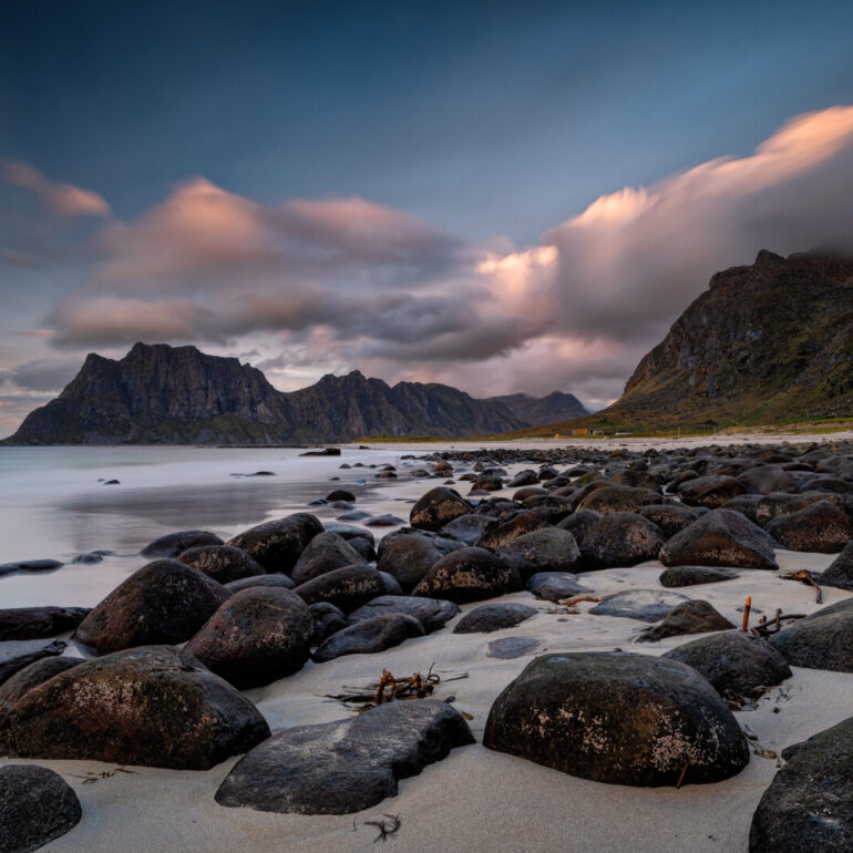 Uttakleiv Beach Vestvagoya Lofoten Norwegen Sunset